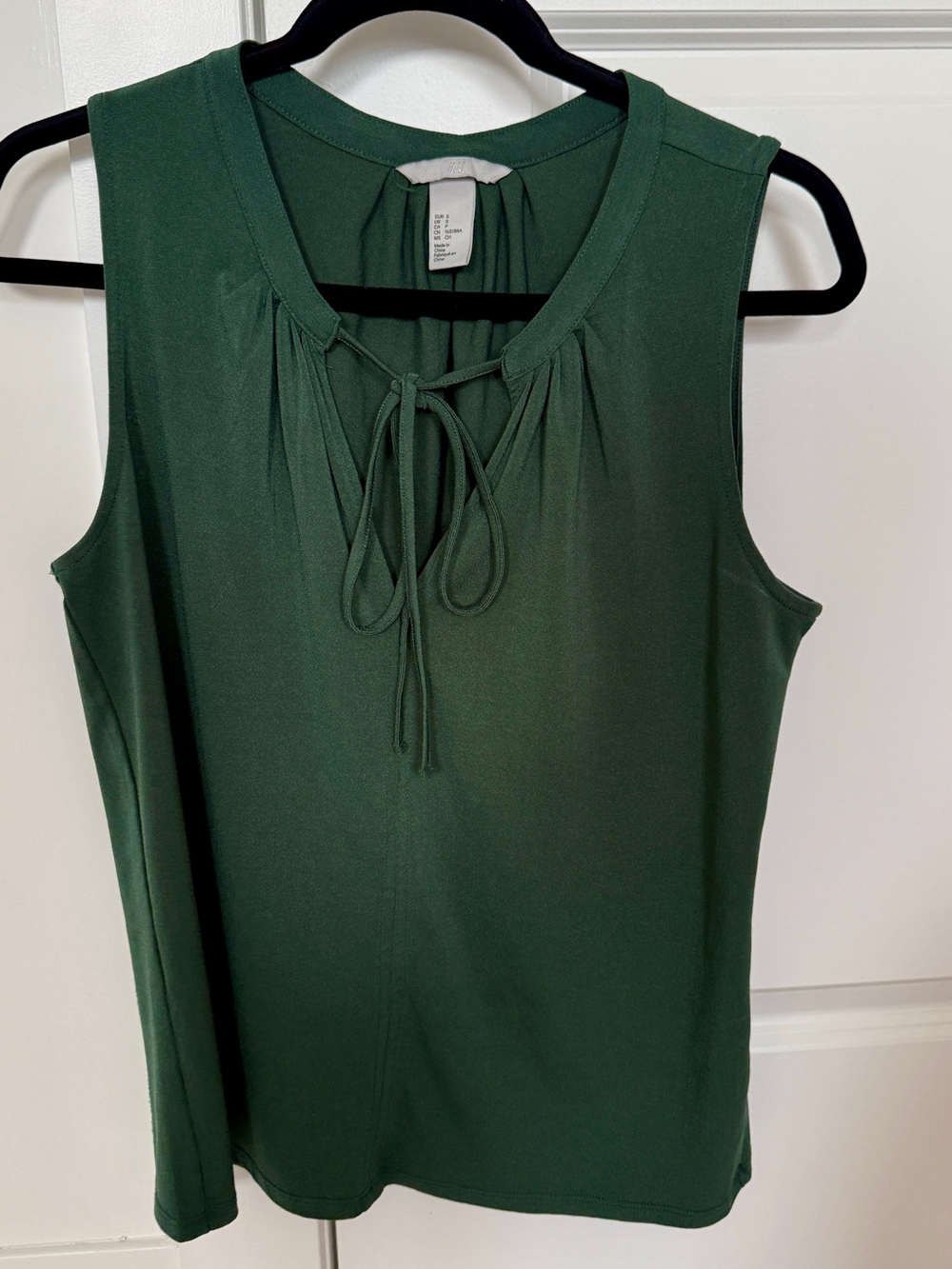 H&M Sleeveless Tie-Neck Top